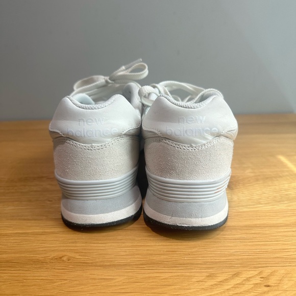 Men’s size 9.5 Women’s 11 New Balance Sneakers, Cream White - Picture 4 of 8